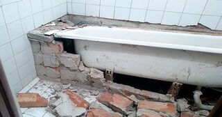 Демонтаж ванны в Сестрорецке от Мастер24 — быстро, недорого, вывоз старой ванны от 1025 руб.